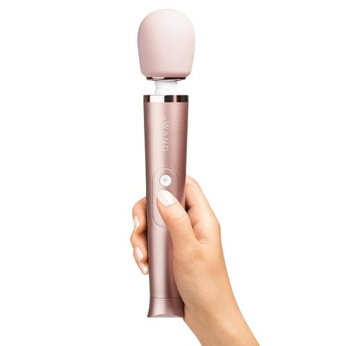 le wand petite massager rose gold 05